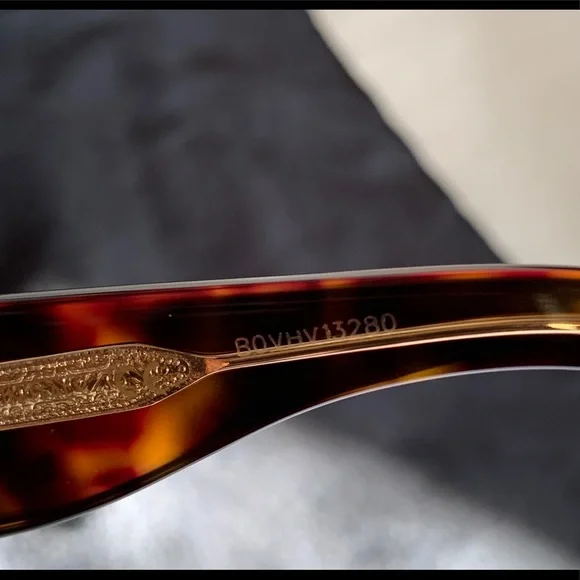 Gucci oversized square sunglasses!